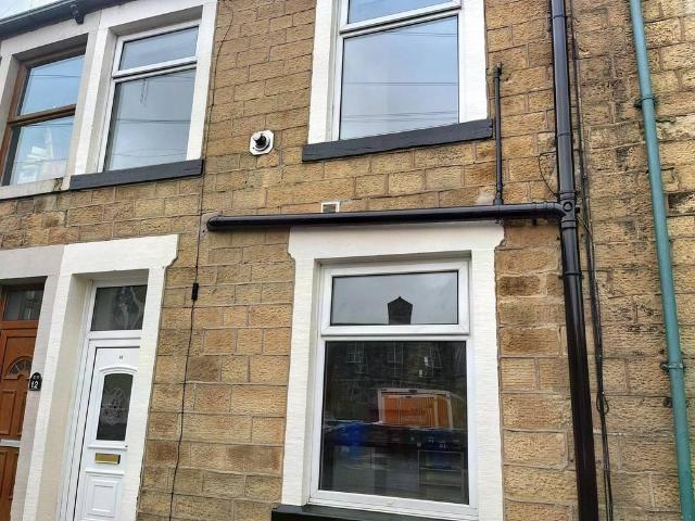 Harry Street, Barrowford 2 bed house to rent £625 pcm £144 pw