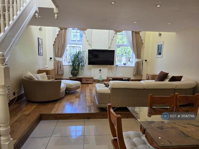 Harston Drive, Enfield, EN3 2 bed terraced house to rent £2,250 pcm £519 pw