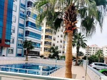 Hastane & Adliye Dibinde!160m²/3+1 Nezih havuzlu Sitede Kiralık