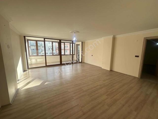 Hastane Arkası 5+1 Kiralık Daire