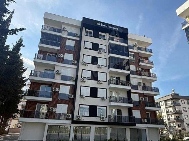 HASTANE ARKASI MEVKİİNDE FUL SIFIR EŞYALI 2+1 DAİRE