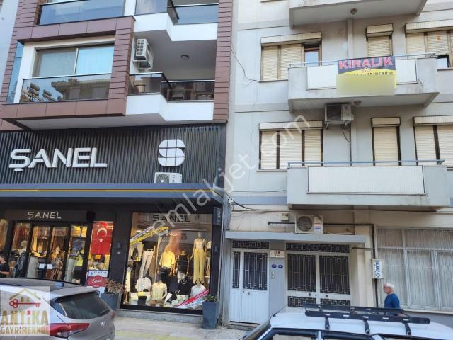 Hastane Cad saraçoğlu Cad 2.kat asansörlü geniş Kiralık Daire