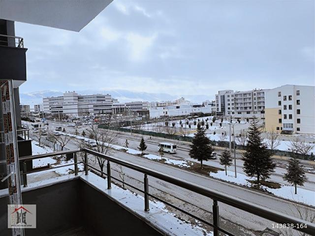 HASTANE KARŞINDA KİRALIK 1+1 DAİRE