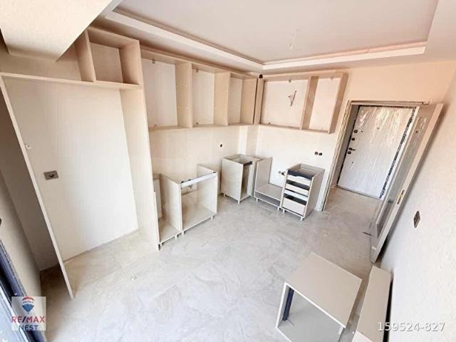 HASTANE VE METRO YAKINI ARA KAT OTURUM HAZIR SIFIR 3+1 110 M2 DAİRE