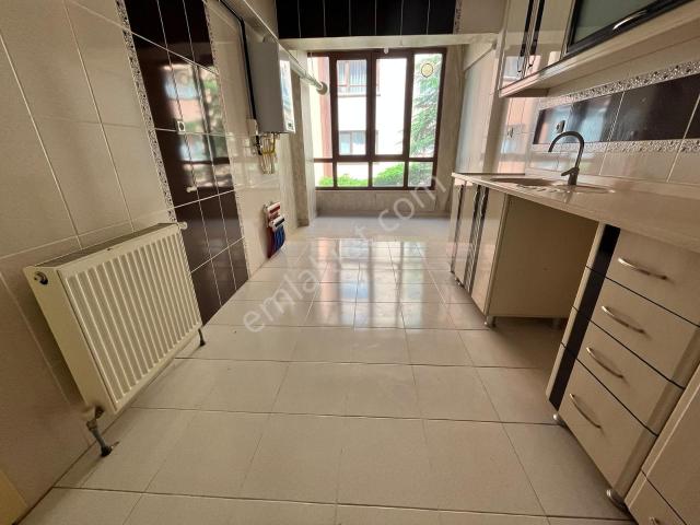 Hastane Yakını Asansörlü Katta Kiralık Daire