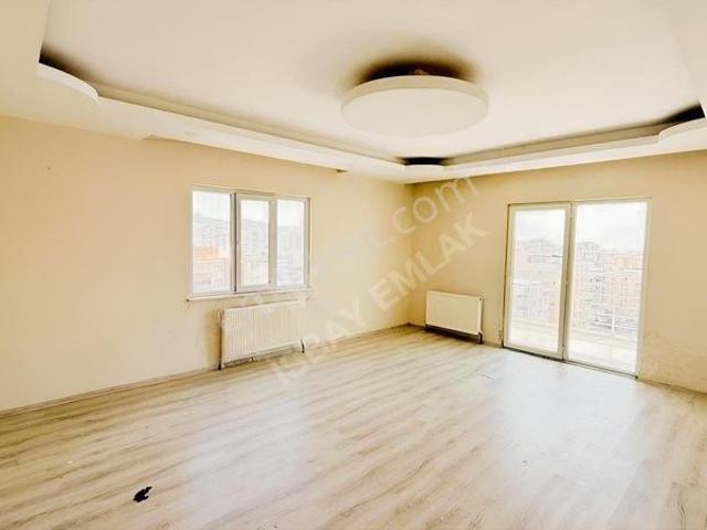 Hastane Yanı Kale Manzaralı Kiralık 3+1 Daire İsbay Emlak'ta
