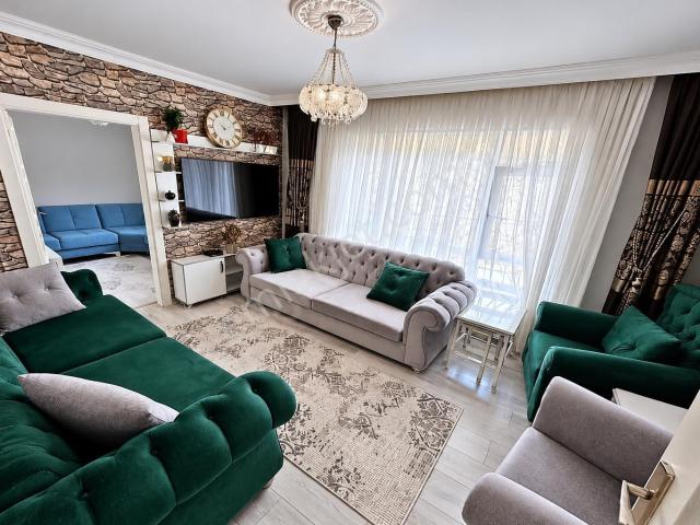 Hastanelere Yakın Danişmentte Lüks Eşyalı Kiralık Daire