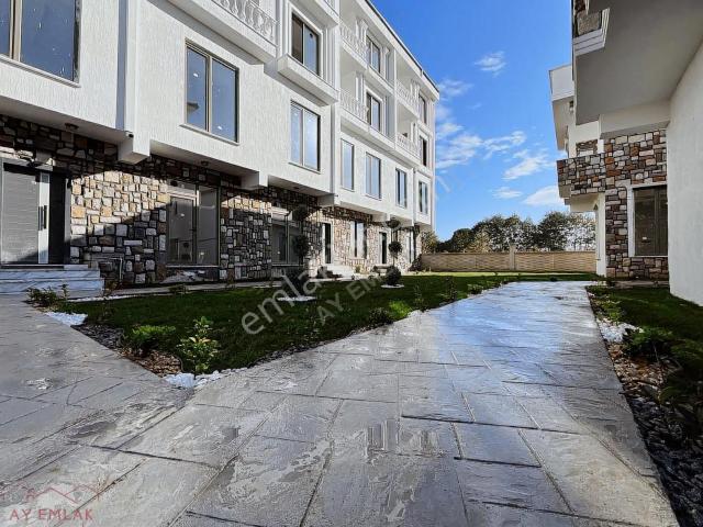 Hastaneye Yakın Asansörlü Yerden Isıtmalı Lüks 1+1 Daireler