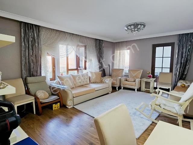 hastaneye Yakın Lokasyonda _geniş Ve Ferah_ 3+1 _satılık Daire
