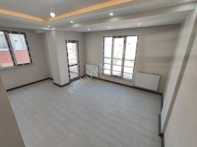 Hastaneye Yürüme Balkonlu, Arakat Ön Cephe 2+1 Kiralık Daire