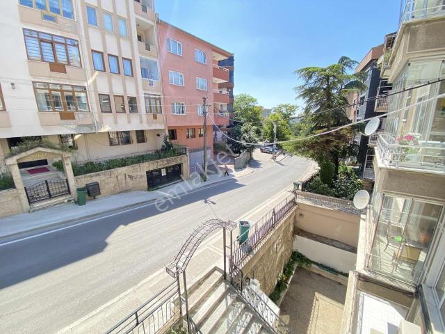 Hastahaneye Komşu İçi Yapılmış Kiralık Ara Kat Temiz Daire