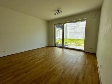 Hastedt: Moderne 3 Zi. EG Whg. mit EBK, 2 Terrassen, 2 Abstellräume, PKW Stellplatz barrierefrei