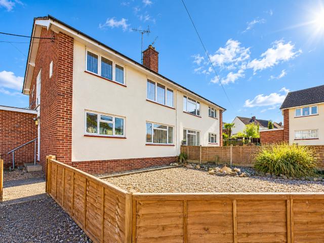 Hastings Place, Tewkesbury GL20, 2 bed maisonette to rent, £895 pcm | PrimeLocation