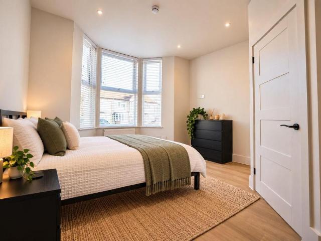 Hastings Road, Southend On Sea 1 bed in a house share to rent £800 pcm £185 pw