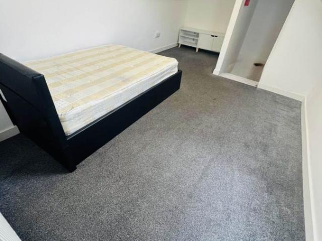 Hastings Street, Luton LU1, Studio to rent, £450 pcm | PrimeLocation