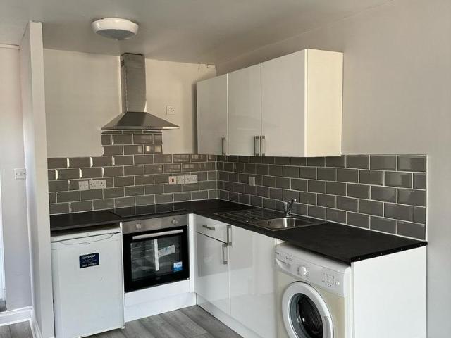 Hastings Street, Luton LU1 1 bed flat to rent £875 pcm £202 pw