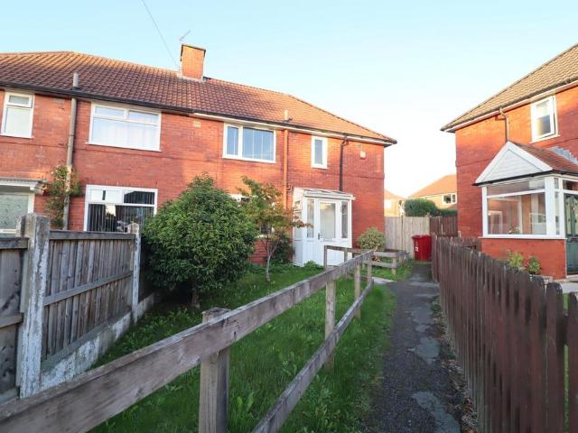 Haston Lee Avenue, Blackburn, BB1 3 bed end of terrace house to rent £1,000 pcm £231 pw