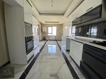 Has Gayrimenkul'den Hastane Bölgesinde Çift Banyo G. Odalı 4+1