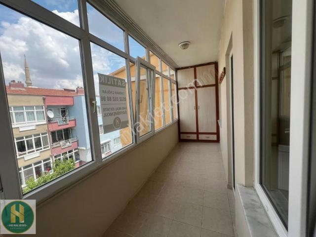 Has Real Estate Gayrimenkul'den Altıeylül'de 3+1 Satılık Daire