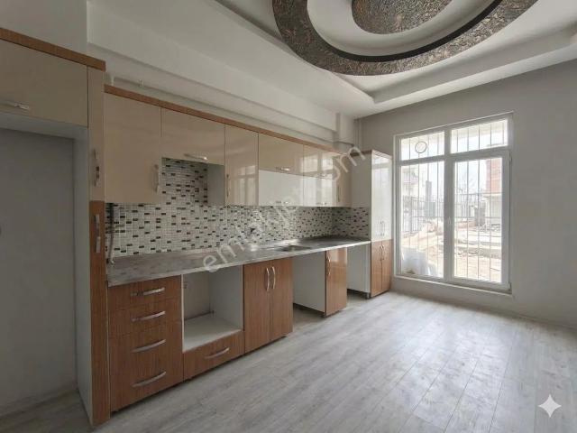 Hasan Bey Caddesinde Kiralık Daire