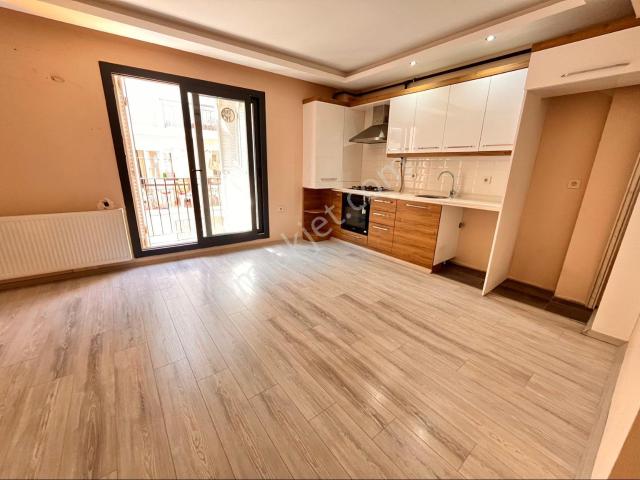 Hasanağa Bahçesi Yanında Temiz Bakımlı 1+1 60m2 Arakat Daire