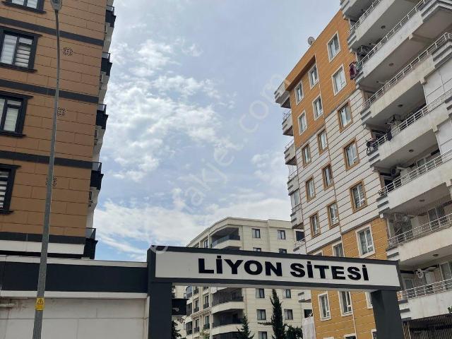 Hasbirlik Emlaktan Kiralık Ara Kat Eşyalı Daire
