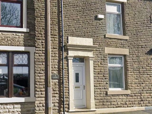 Haslingden Road, Guide BB1 2 bed house to rent £800 pcm £185 pw