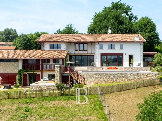 Hasparren, Magnifique Propriete Vue Panoramique Montagnes 338m² Hasparren
