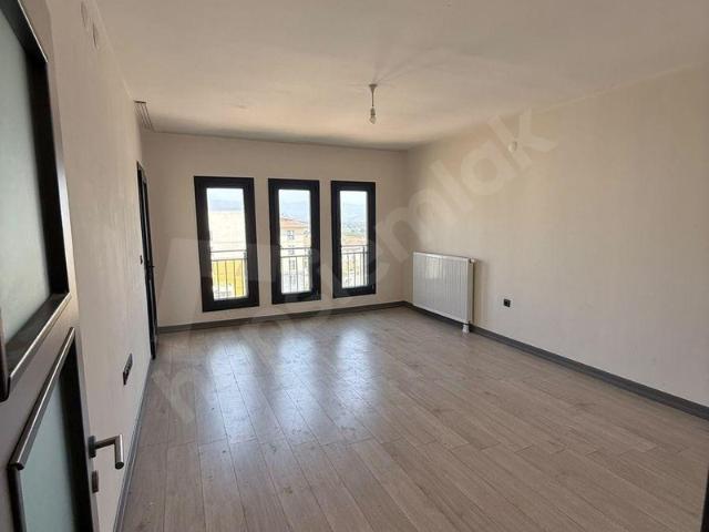 Hassa Yolcati Mahallesinde yeni TOKİde çok güzel manzaralı 3 + 1 satılık daire