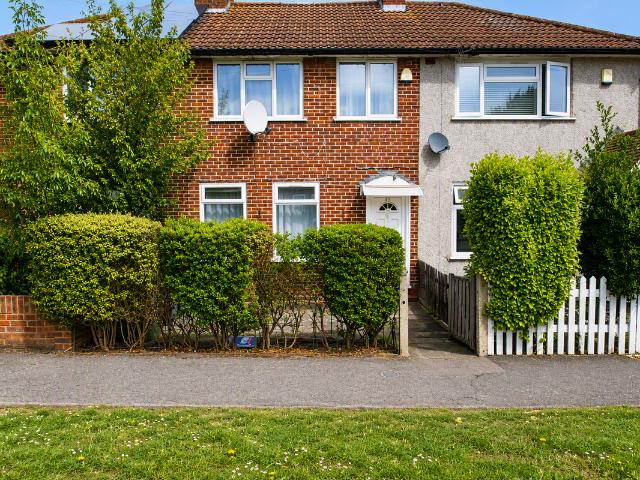 Hassop Walk, London SE9, 3 bed property to rent, £1,850 pcm | PrimeLocation