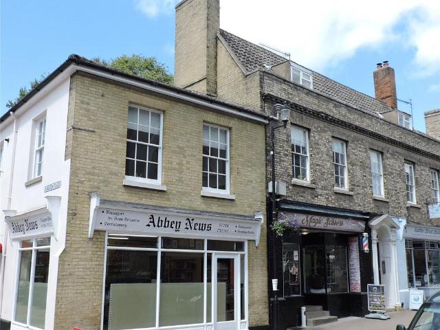 Hatter Street, Bury St. Edmunds. 2 bed apartment to rent £1,200 pcm £277 pw