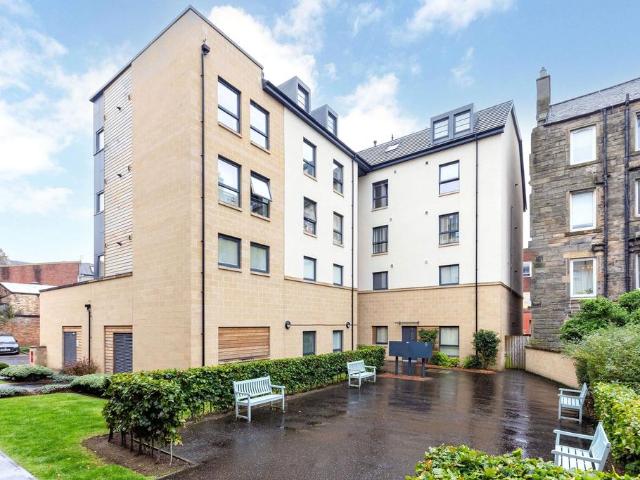 Hatters Lane, Edinburgh, Midlothian 2 bed apartment to rent £1,500 pcm £346 pw