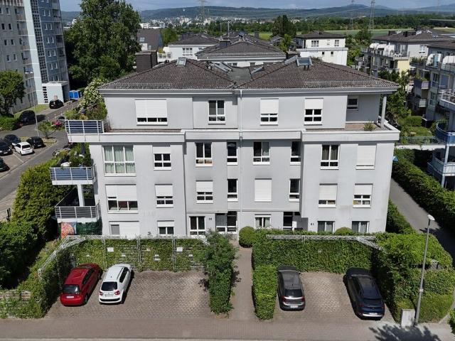 Hattersheim: Exzellente 5 Zimmer Wohnung in absoluter Ruhe und Sonnenlage