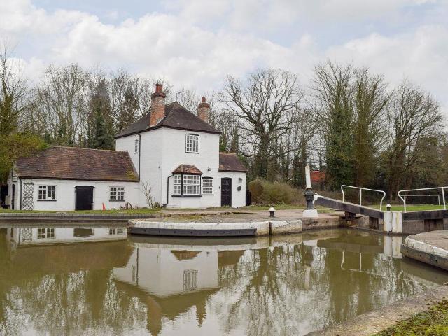 Hatton Bottom Lock, Warwick, CV35 2 bed cottage to rent £1,500 pcm £346 pw