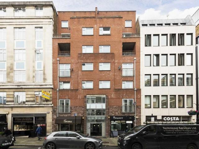 Hatton Garden, London EC1N 3 bed flat to rent £4,996 pcm £1,153 pw