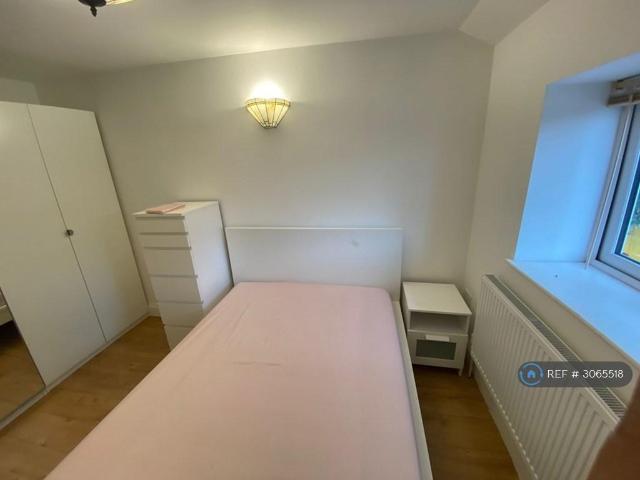 Hatton Road, Feltham, TW14 1 bed flat to rent £1,500 pcm £346 pw