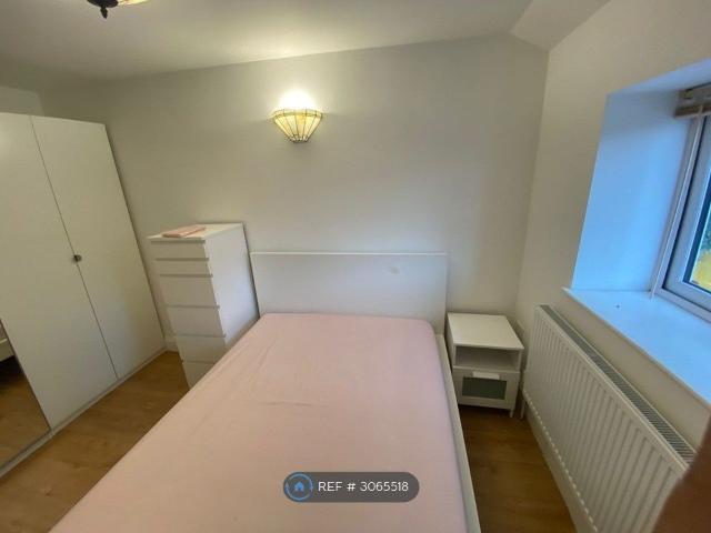 Hatton Road, Feltham TW14, 1 bed flat to rent, £1,500 pcm | PrimeLocation