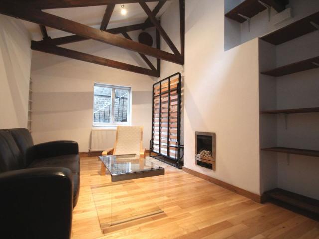 Hatton Wall, Clerkenwell EC1N, 1 bed flat to rent, £2,250 pcm | PrimeLocation