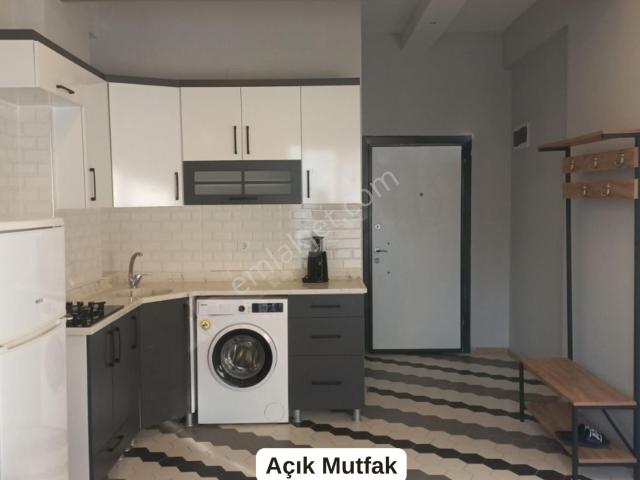 İskenderun Palmiye Hst. Sokağında Kiralık Eşyalı 1+1 Asansörlü