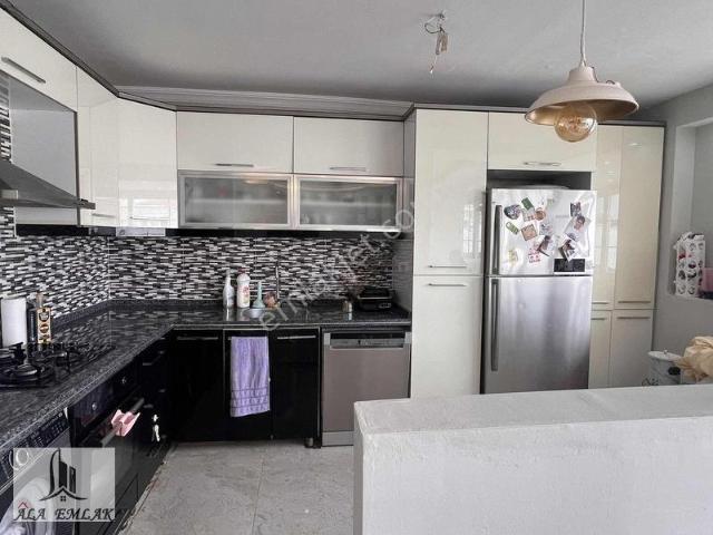 Hatay Pazaryeri Karşısı Satılık 3+1 Çatı 130m²