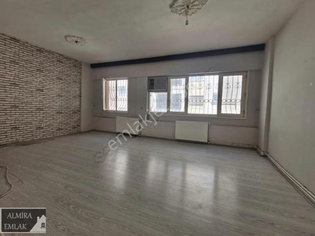 Hatayda Metro İst Yürüme Mesafesi 3+1 120m2 Ara Kat D.gazlı