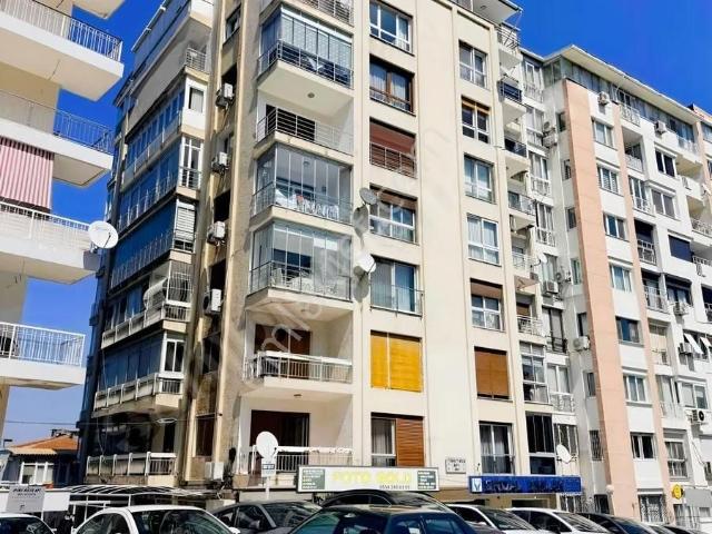 Hatay'da Cadde Üzeri Doğalgazlı Balkonlu Arakat Satılık 2+1