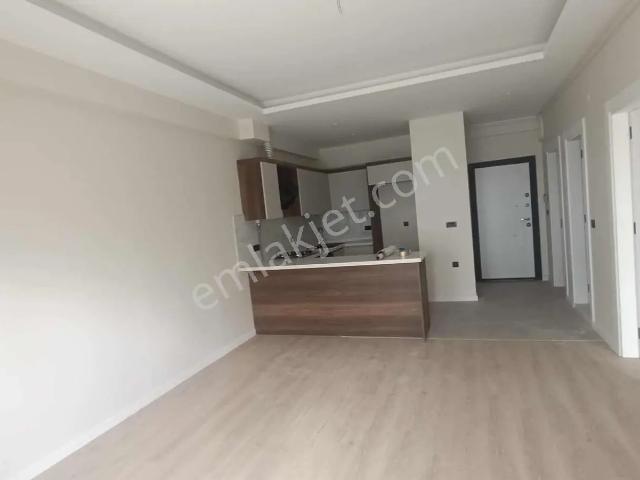 Hatay'da Caddeye Yakın Otoparklı Asansörlü 2 + 1 Sıfır Daire