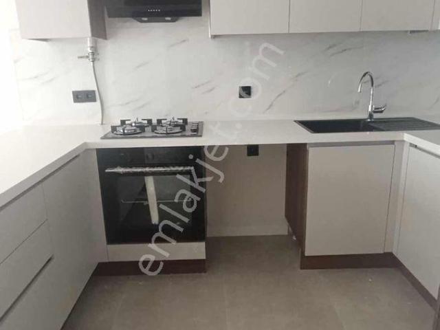 Hatay'da Caddeye Yakın Otoparklı Asansörlü 2 + 1 Sıfır Daire
