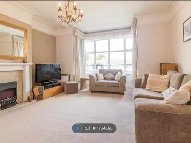 Hatch End, Pinner HA5, 1 bed flat to rent, £1,550 pcm | PrimeLocation