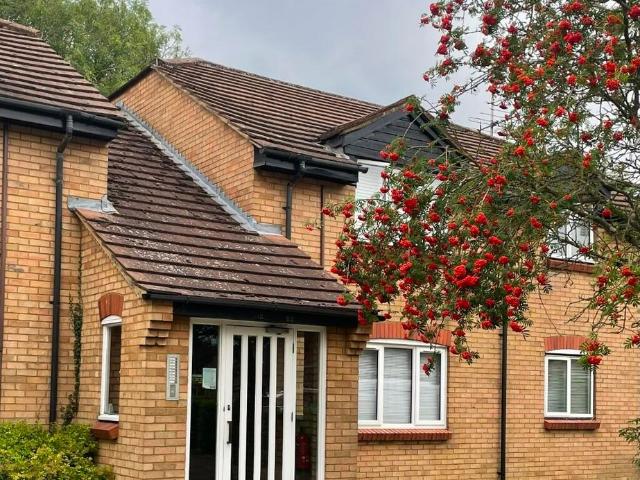 Hatfield AL9, 1 bed flat to rent, £1,075 pcm | PrimeLocation