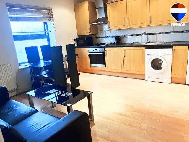 Hatfield Road, London E15 2 bed flat to rent £1,950 pcm £450 pw
