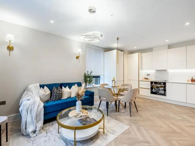 Hatfield Road, St. Albans. 1 bed apartment to rent £1,600 pcm £369 pw