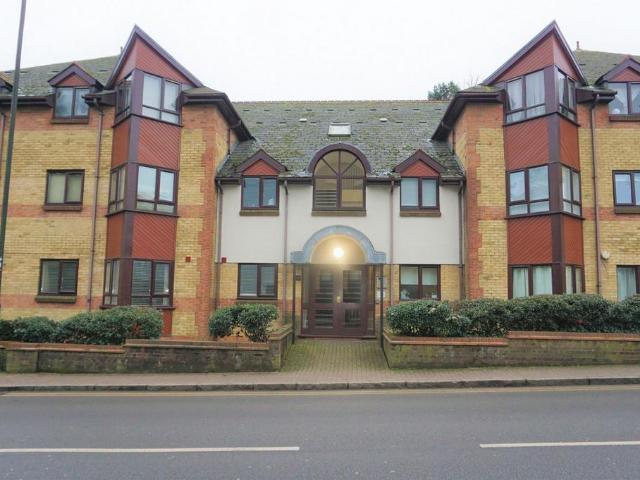 Hatfield Road, St. Albans, AL1 2 bed apartment to rent £1,700 pcm £392 pw
