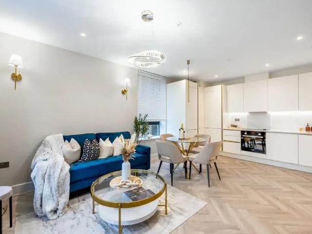 Hatfield Road, St. Albans, Hertfordshire AL1, 1 bed flat to rent, £1,600 pcm | PrimeLocation